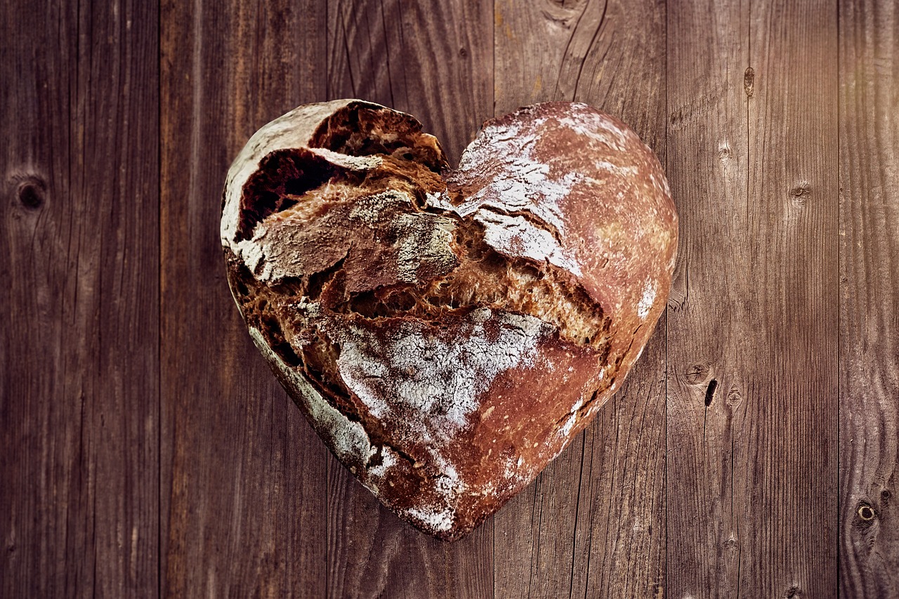 loaf, love, heart-4073393.jpg